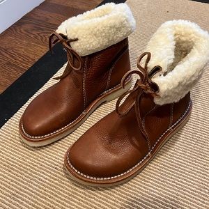 Like new Arhus boots 10/41